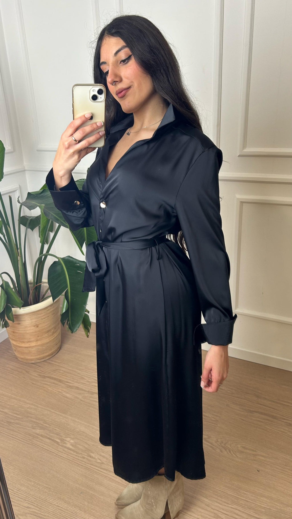 Abito lungo effetto raso Lokita LOK975 nero