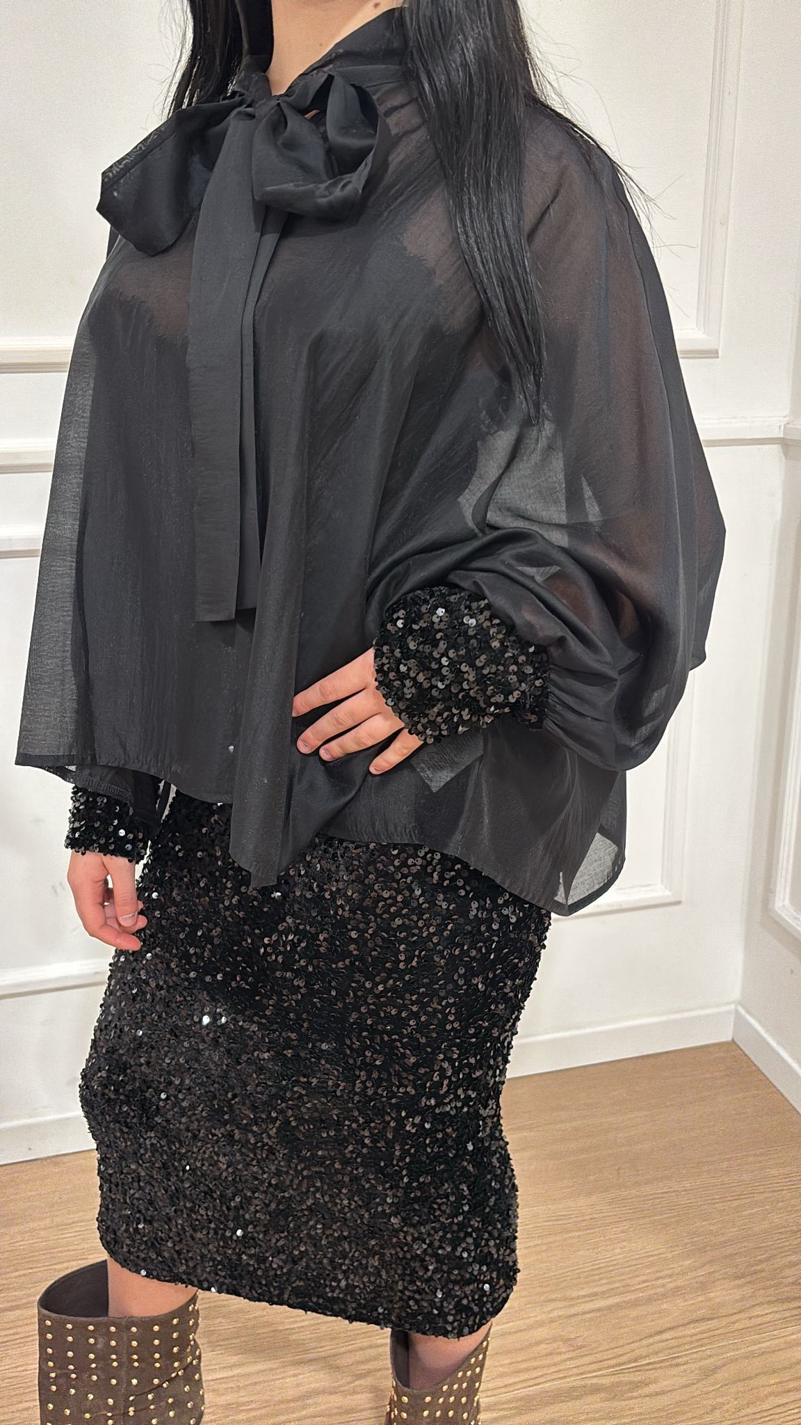 Blusa con polsino paillettes Dejavu DL109 nero