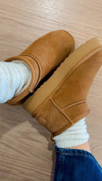 Stivaletti pelo platform Divine Follie 3547 Camel