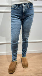Calvin Klein J20J22402 1BY mid rise skinny jeans