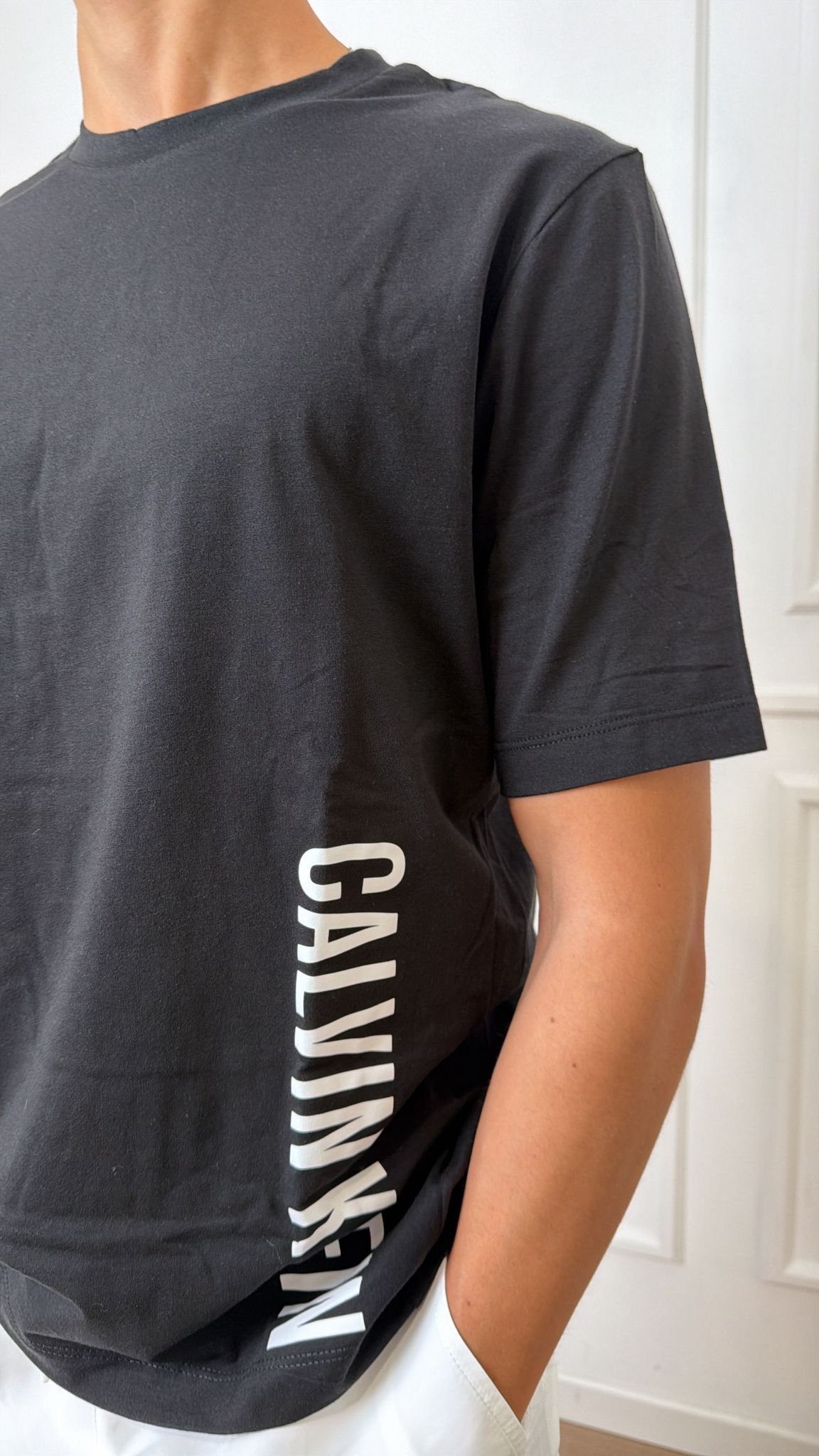 T-shirt scritta Calvin Klein LV00NM3019