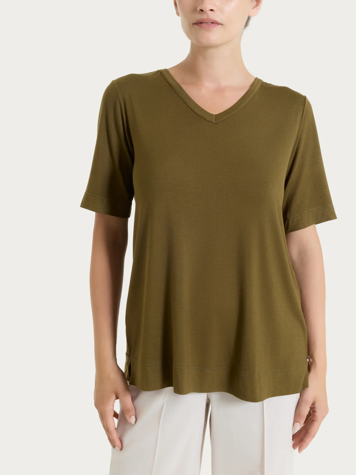 T-Shirt scollo a V in viscosa Ragno DN12TP