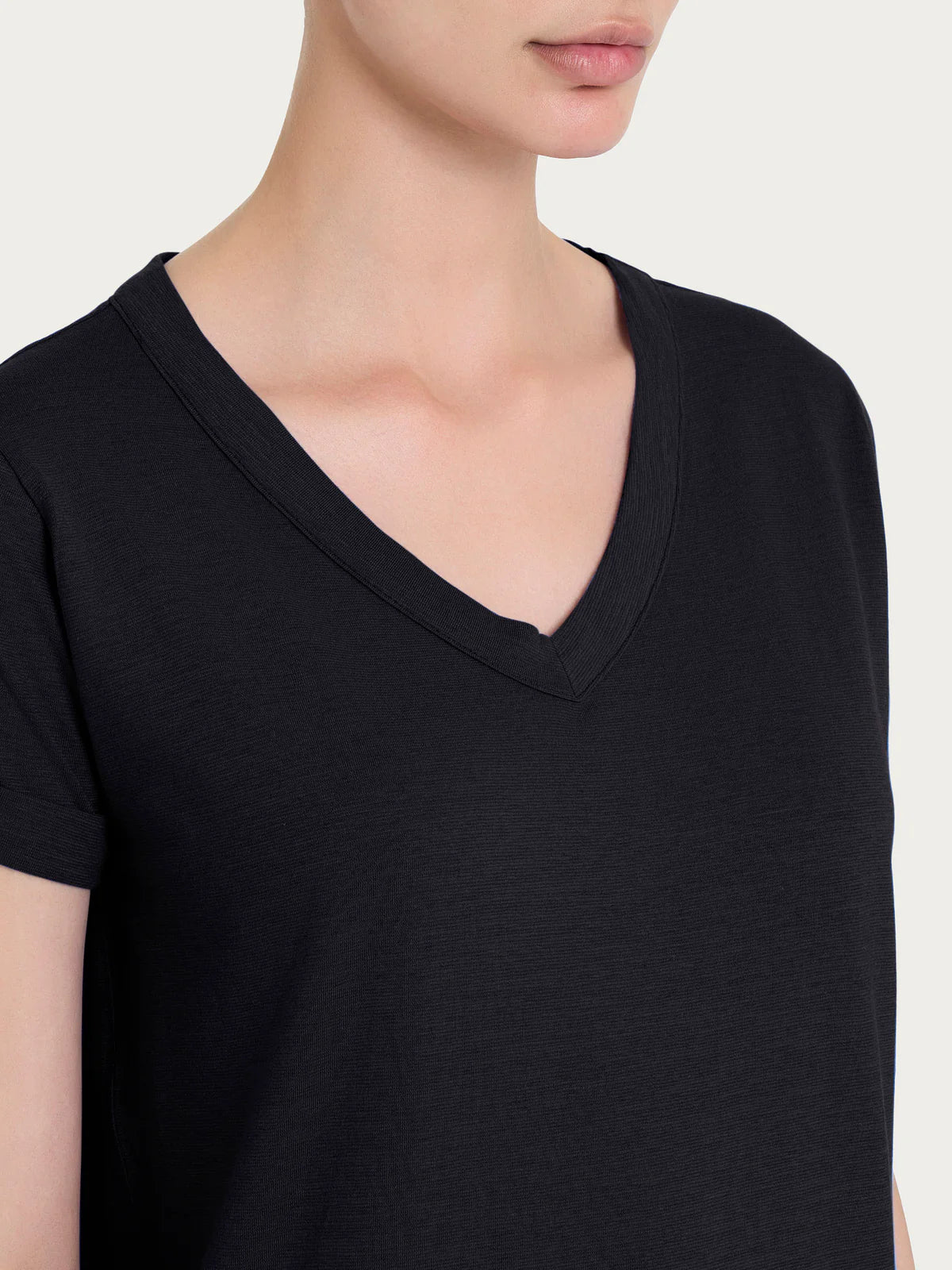 T-Shirt scollo V in Jersey Ragno DN36T8