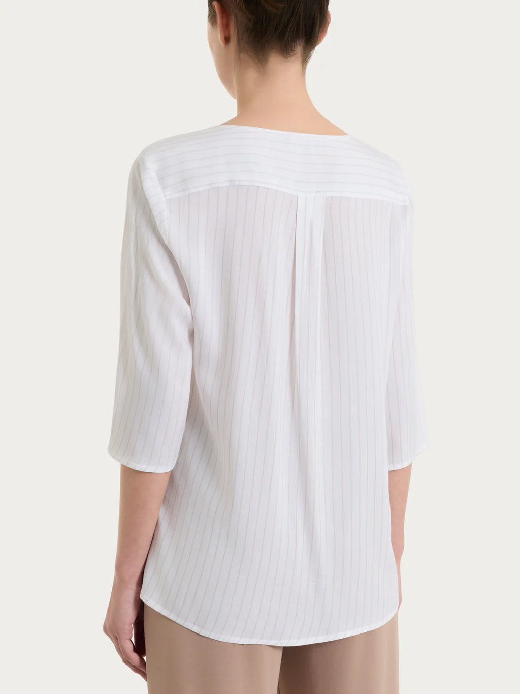 Blusa con scollo a V Ragno DS57SW