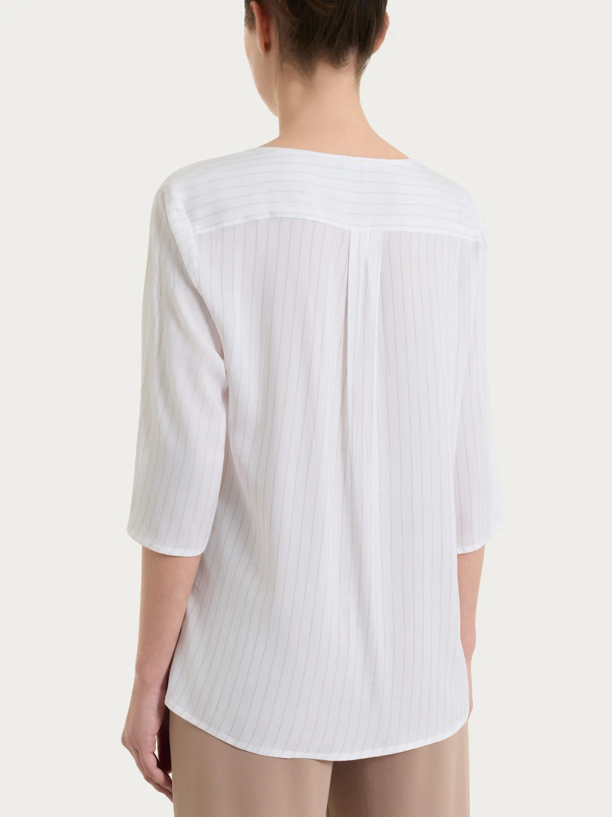 Blusa con scollo a V Ragno DS57SW