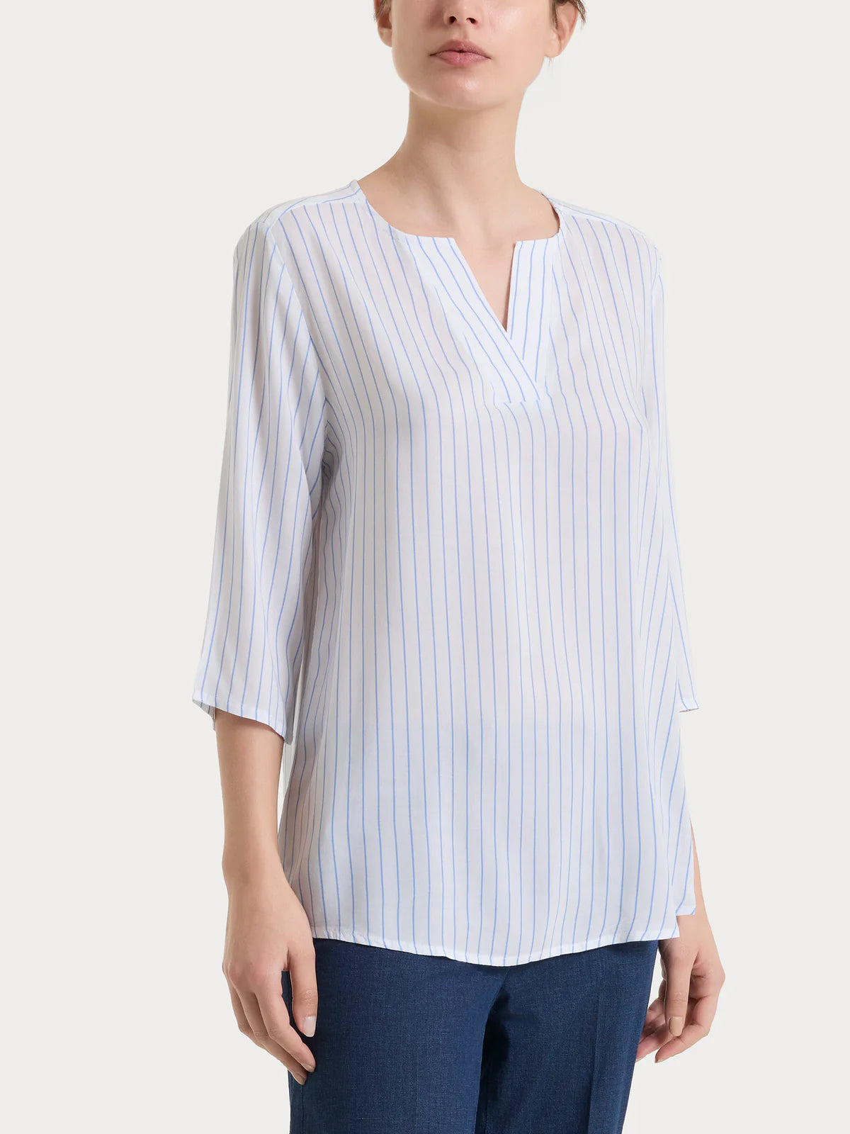 Blusa con scollo a V Ragno DS57SW