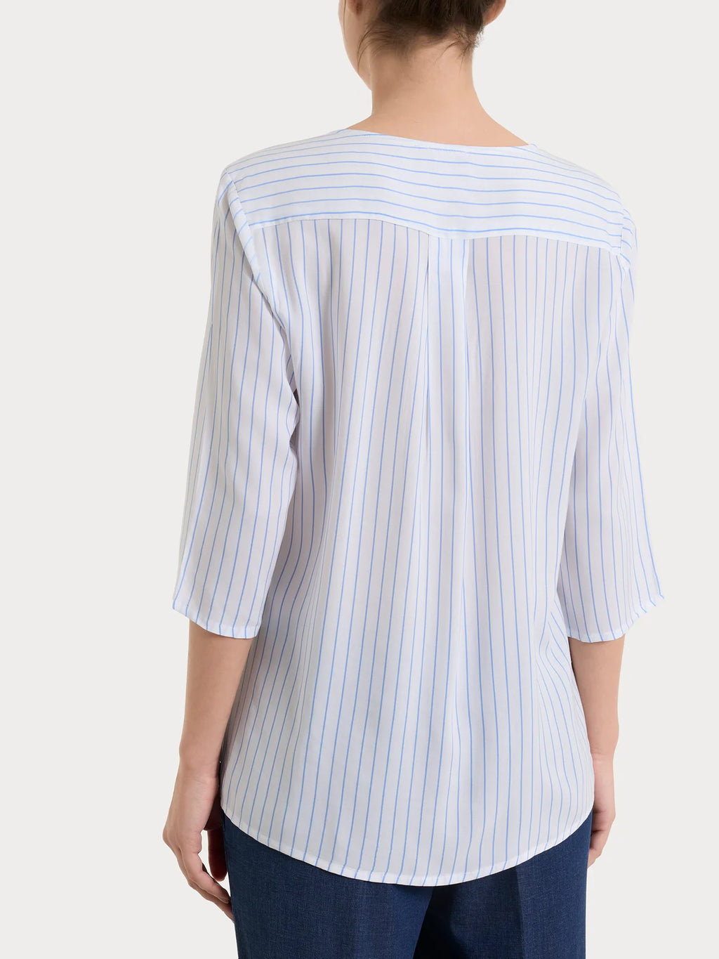Blusa con scollo a V Ragno DS57SW