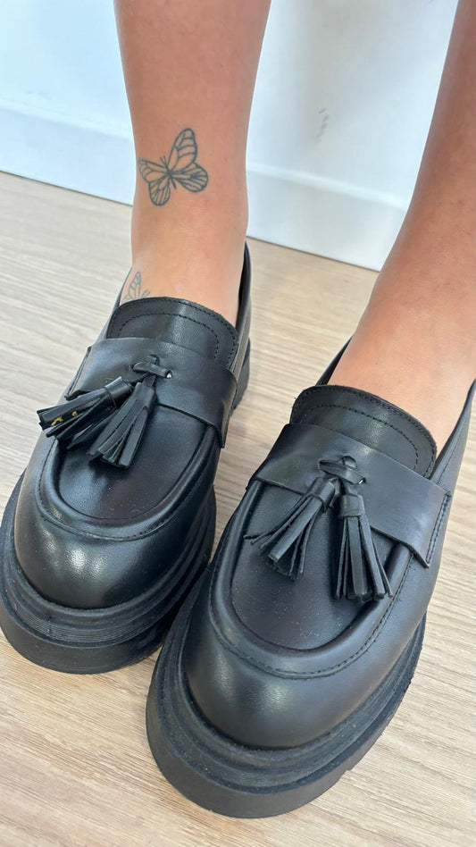 Divine Follie Aif 17 black tassel loafer