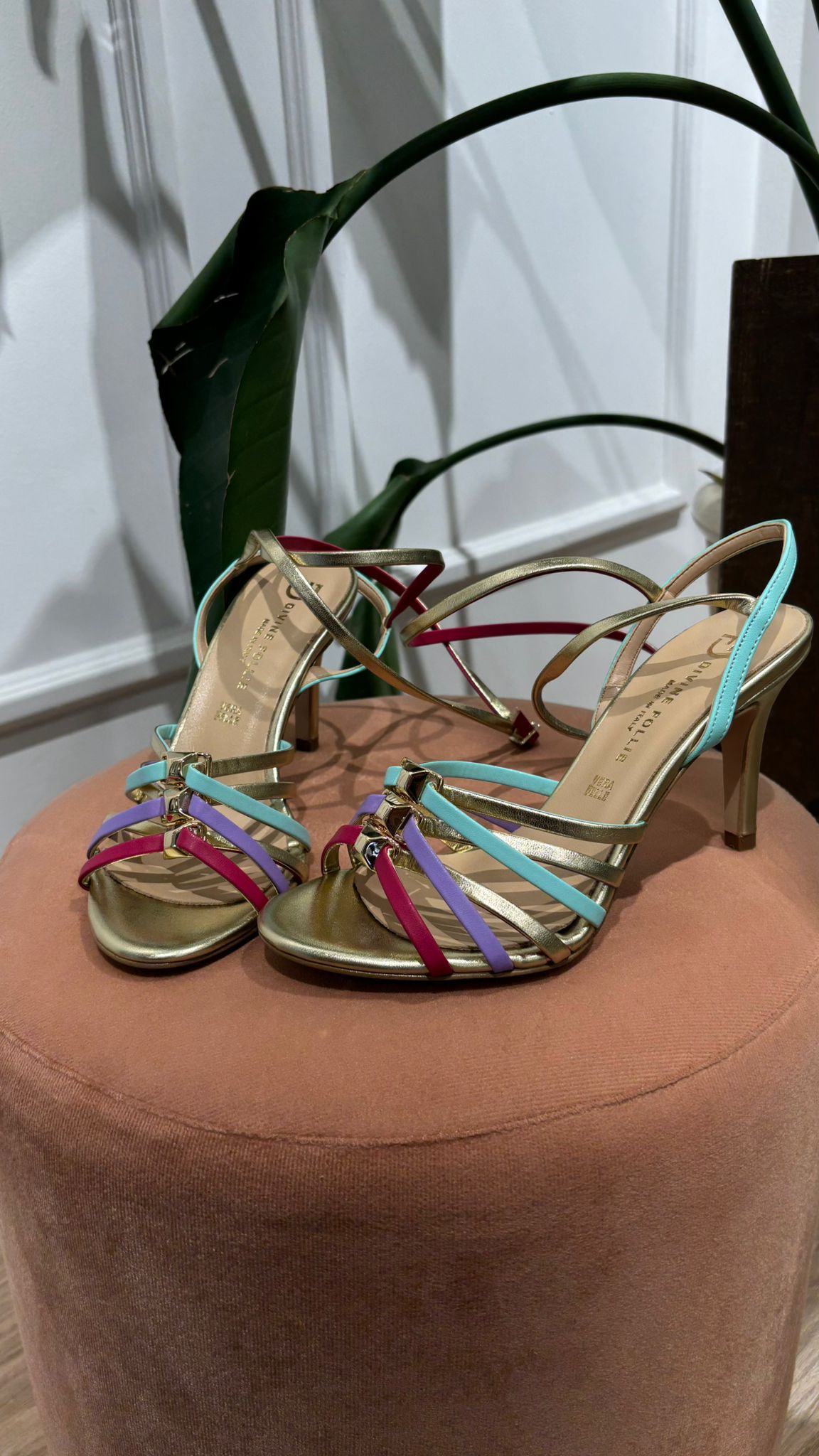 Sandalo 8054 Divine Follie fuxia/nero