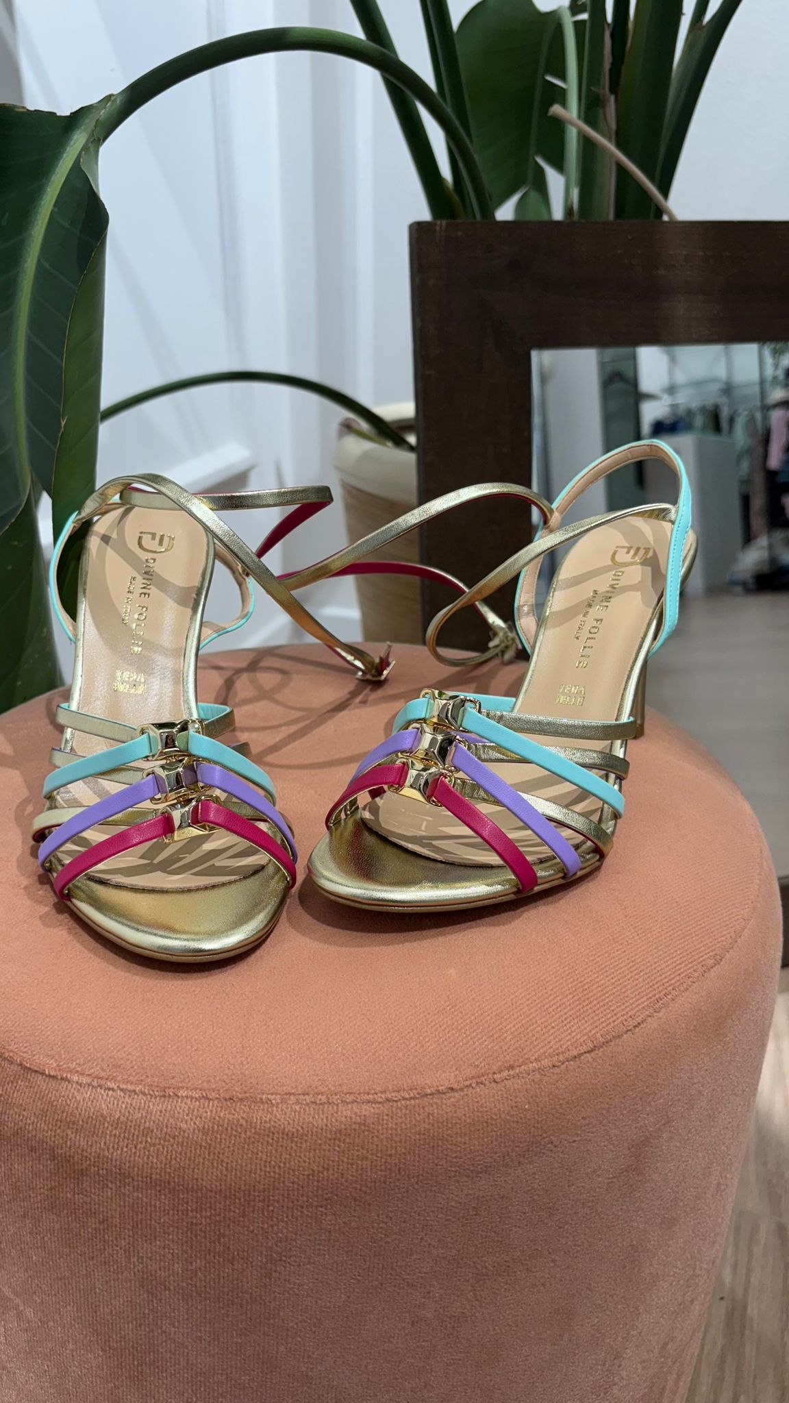 Sandalo 8054 Divine Follie fuxia/nero