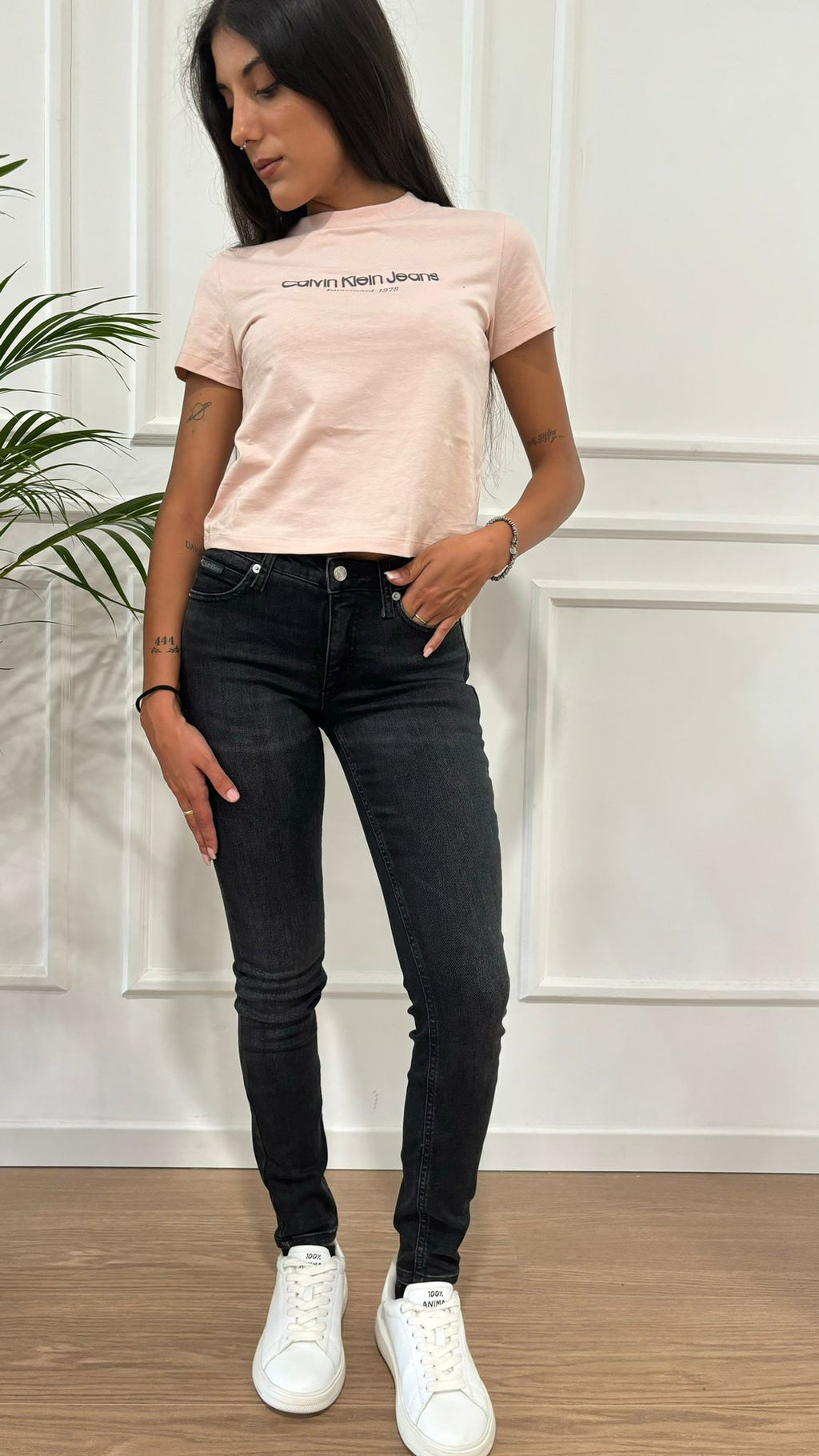 Calvin Klein J20J22402 1BY mid rise skinny jeans