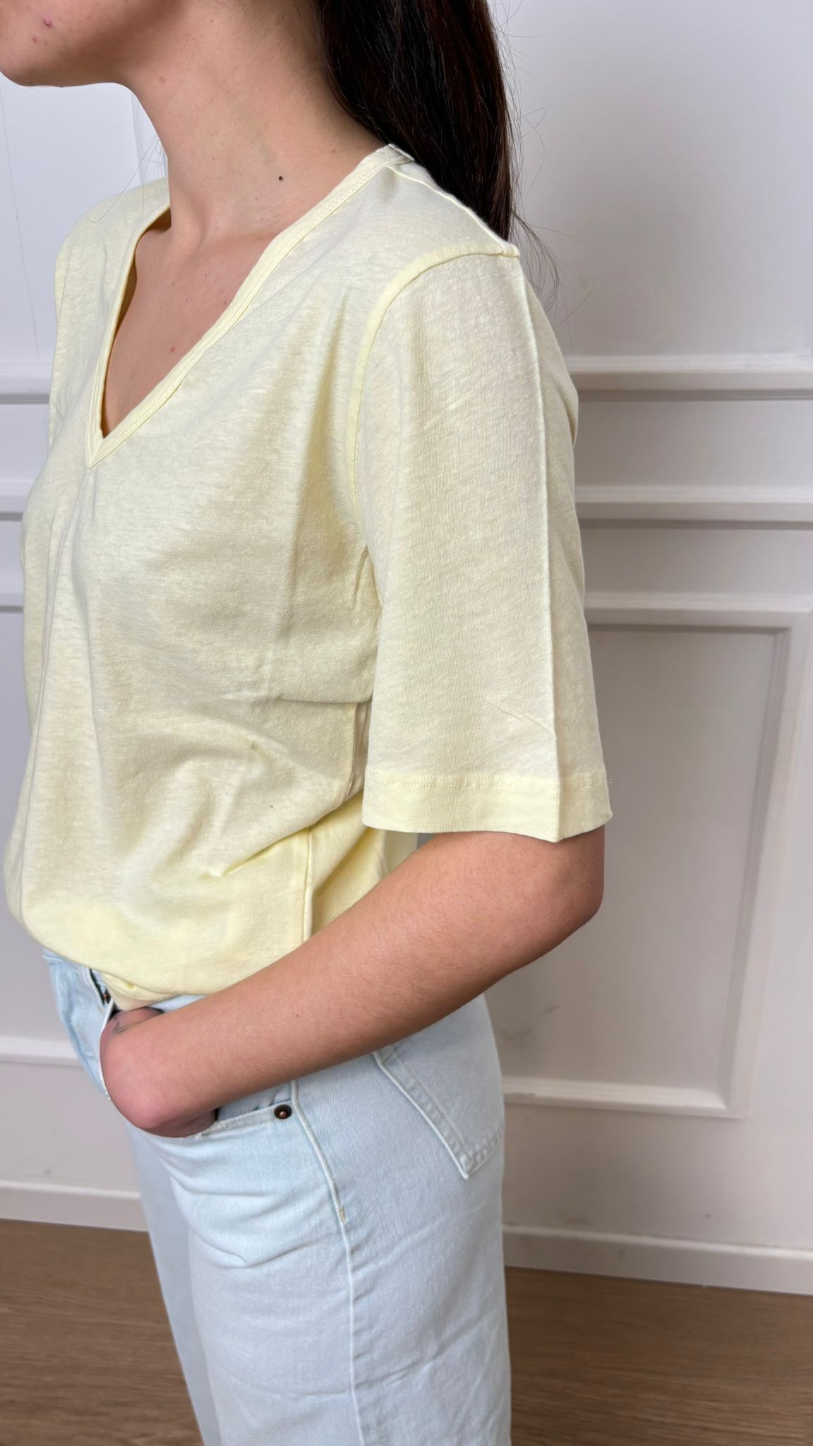 T-shirt crop a V Vicolo UAB0024