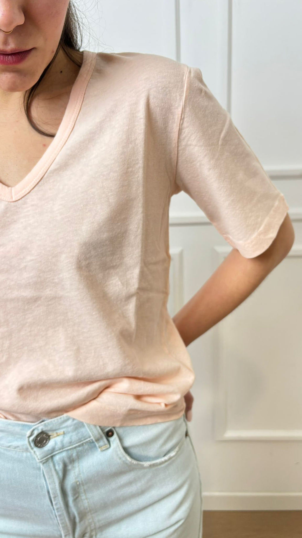 T-shirt crop a V Vicolo UAB0024