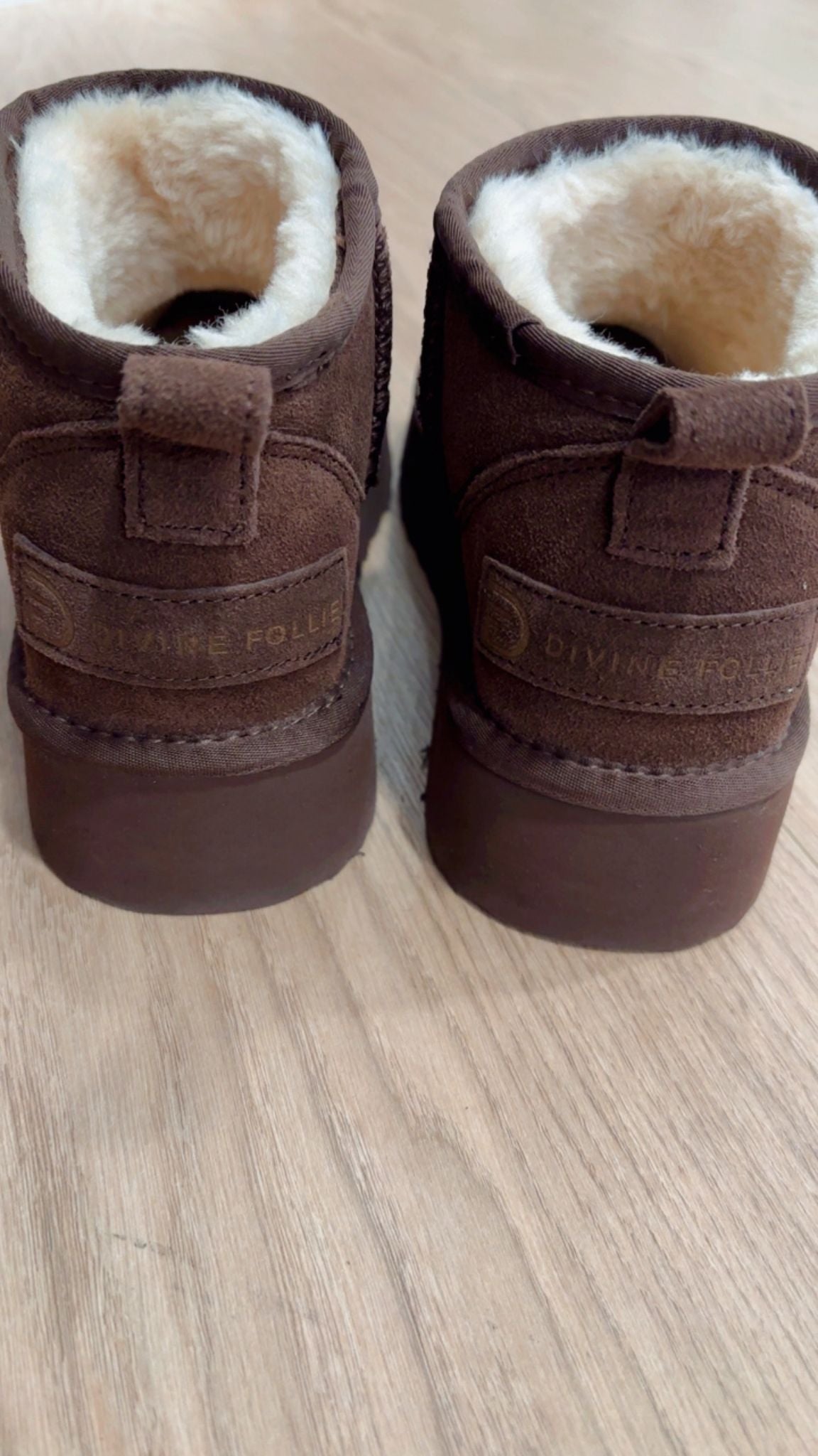 Stivaletti pelo platform Divine Follie 3547 moro